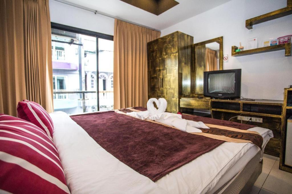 Long Beach Hotel Patong Zewnętrze zdjęcie